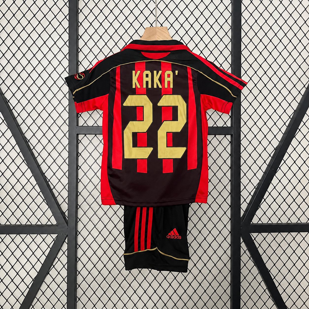 kit Camisa Infantil Milan 2006/2007 Retro Kaka' kit Camisa Infantil Milan 2006/2007 Retro Kaka'