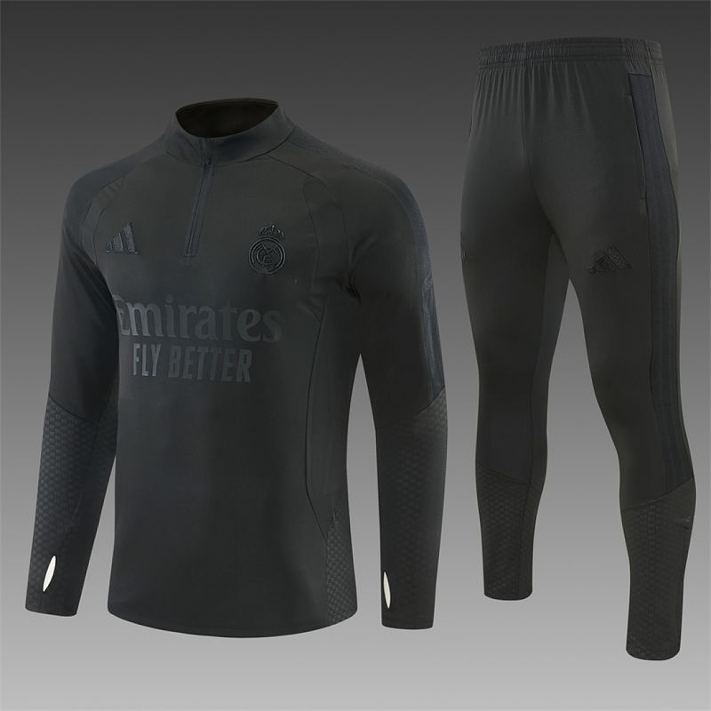 Conjunto Real Madrid 2026/27 Blusão e Calça - Treino Masculino Black Meio Zíper Conjunto Real Madrid 2026/27 Blusão e Calça - Treino Masculino Black Meio Zíper