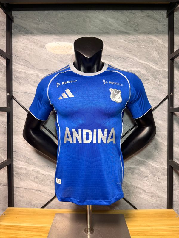 Camisa Millonarios Fútbol Club 2026/27 I Home Jogador Camisa Millonarios Fútbol Club 2026/27 I Home Jogador