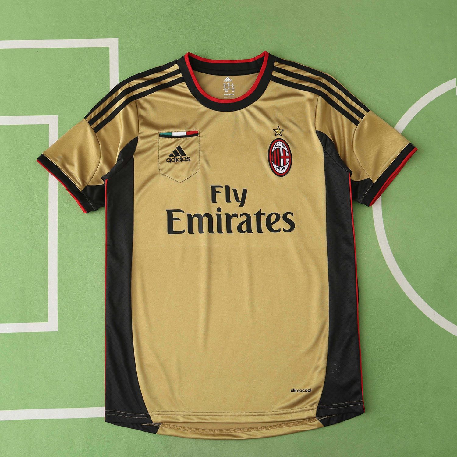 Camisa AC Milan Retro 2013/2014 Third Camisa AC Milan Retro 2013/2014 Third