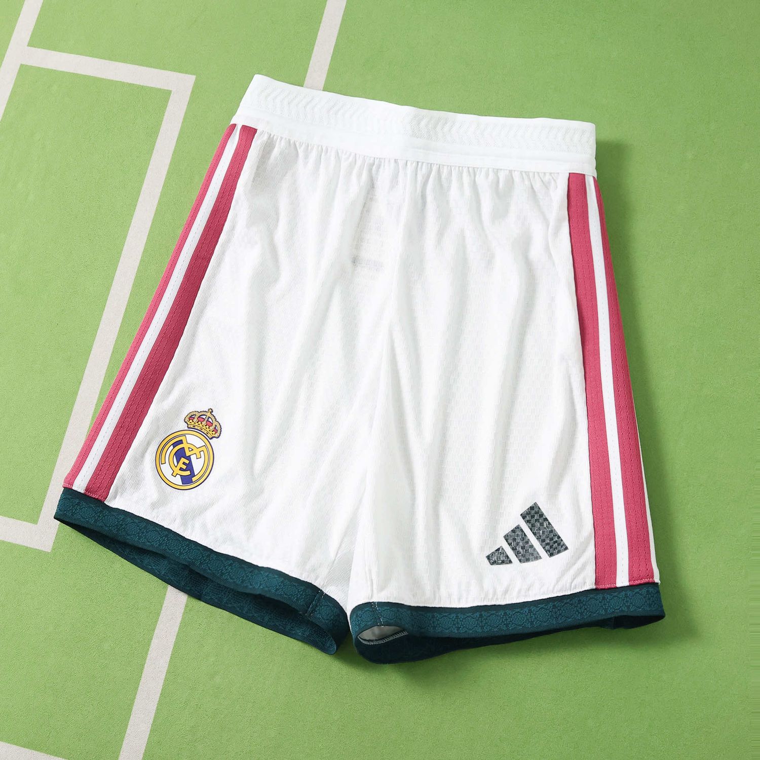 Calção 1 do Real Madrid 2026/27 adidas - Masculino Versão Jogador Calção 1 do Real Madrid 2026/27 adidas - Masculino Versão Jogador