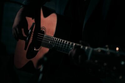The Beginners Guide -
Beginner Guitar Short Course The Beginners Guide -
Beginner Guitar Short Course