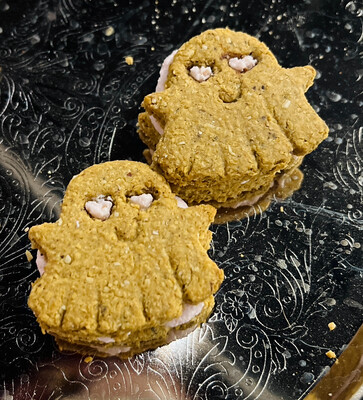 Ghostie Girlie! (2 cookies)