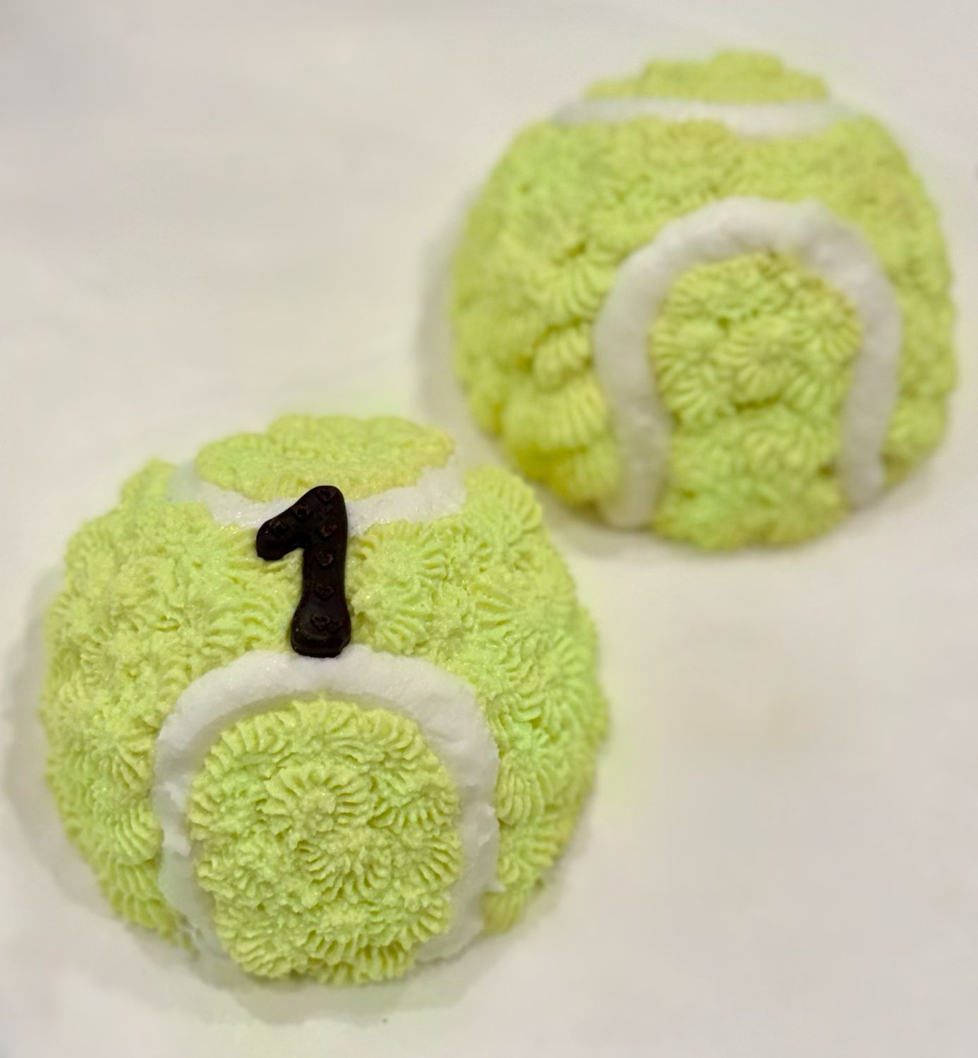 Ball Poochcakes (3 sets of 2 cupcakes)