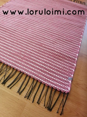 Pinkki pikkumatto
