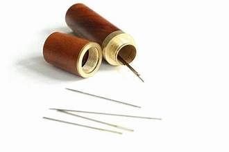Wooden Needle Holder w/Needles