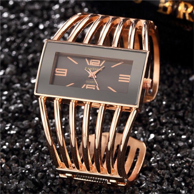 Quartz wrist watches