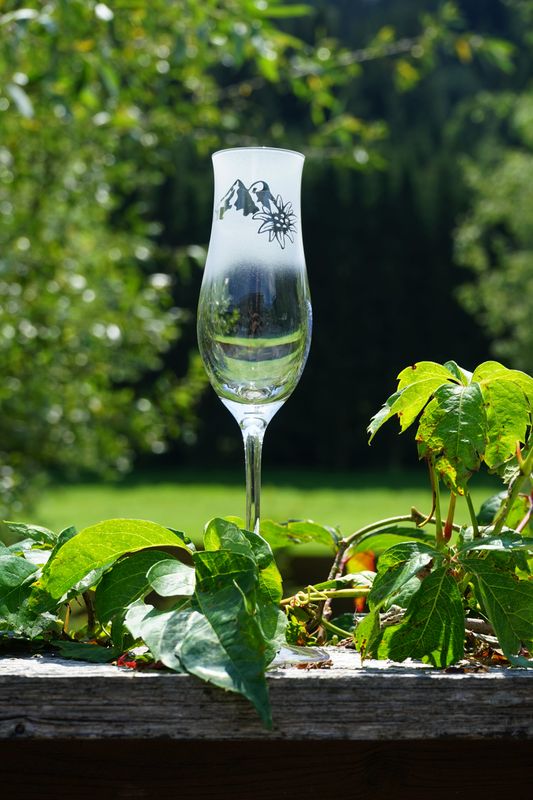 Schnapsglas Berg mit Edelweiß