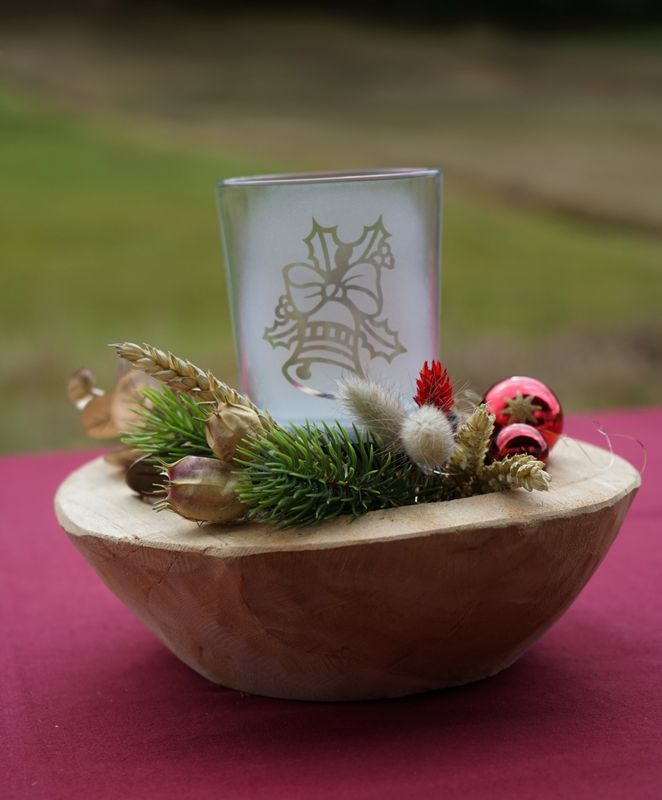 kleines Windlicht in Teakholzschale