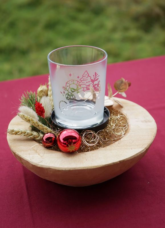 kleines Windlicht in Teakholzschale