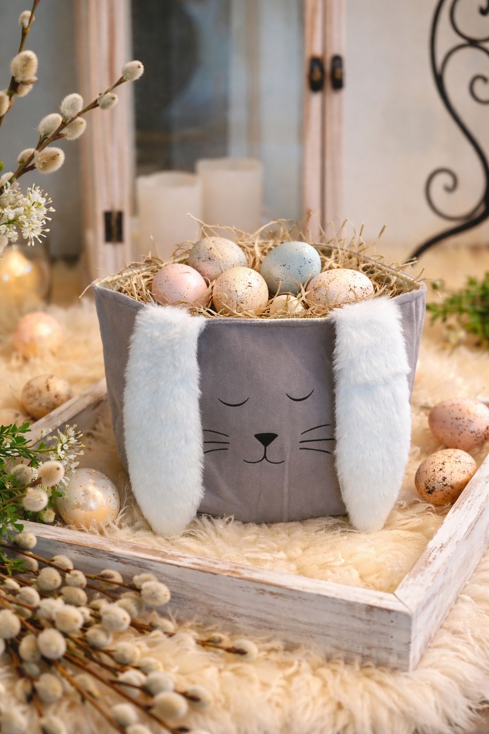 Osternest mit flaschigen Ohren