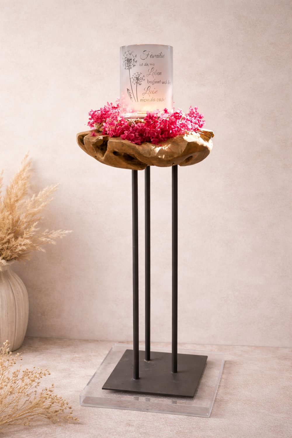 Windlicht auf Teakholzschale