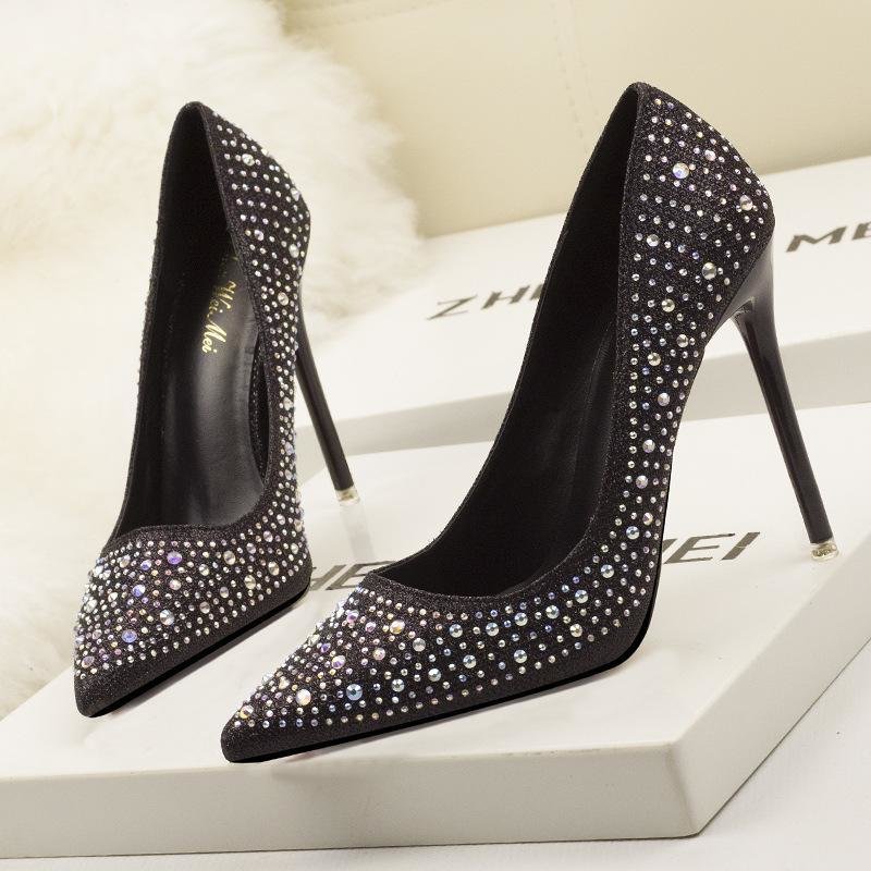 Women pumps