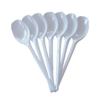 100 plastic spoons