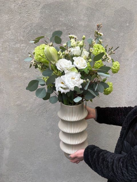 BOUQUET DOUCEUR BLANCHE (Avec vase)