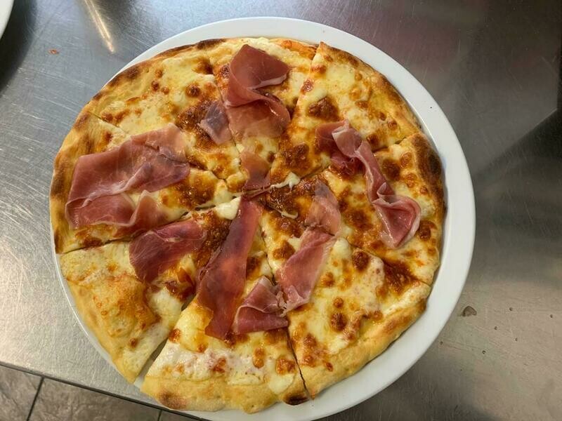 Jambon Cru ( tomate, mozzarella, jambon cru )