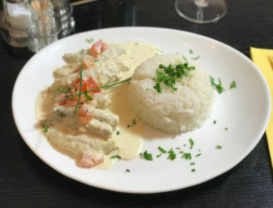 Filet de perche crème et tomates fraîches