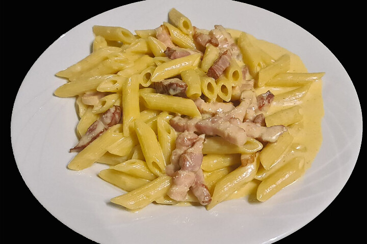57Penne Carbonara