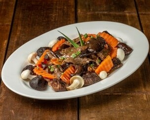 BŒUF AUX DEUX CHAMPIGNONS