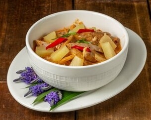 CANARD AU CURRY ROUGE ANANAS