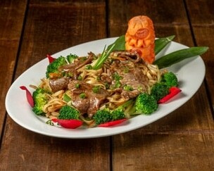 NOUILLES SAUTÉES AUX BOEUF