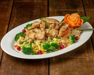 RIZ SAUTÉ AU POULET