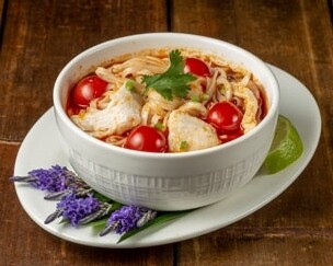 SOUPE TOM YUM POULET