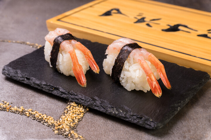 Nigiri sushi crevettes crues