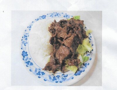 31. (p) Riz avec boeuf sauté à l&#39;ail et poivre
Rice with fried beef with garlic and pepper