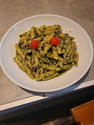 Penne sauce tomate au pesto