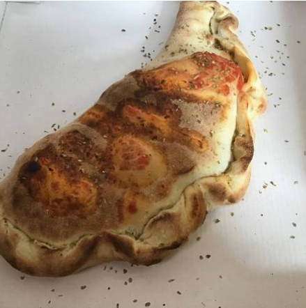 41.Pizza CALZONE