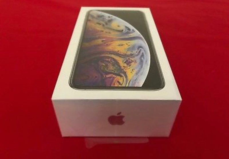 iphone XS Max - 64GB - Brand New - SEALED! - Silver - AT&amp;T