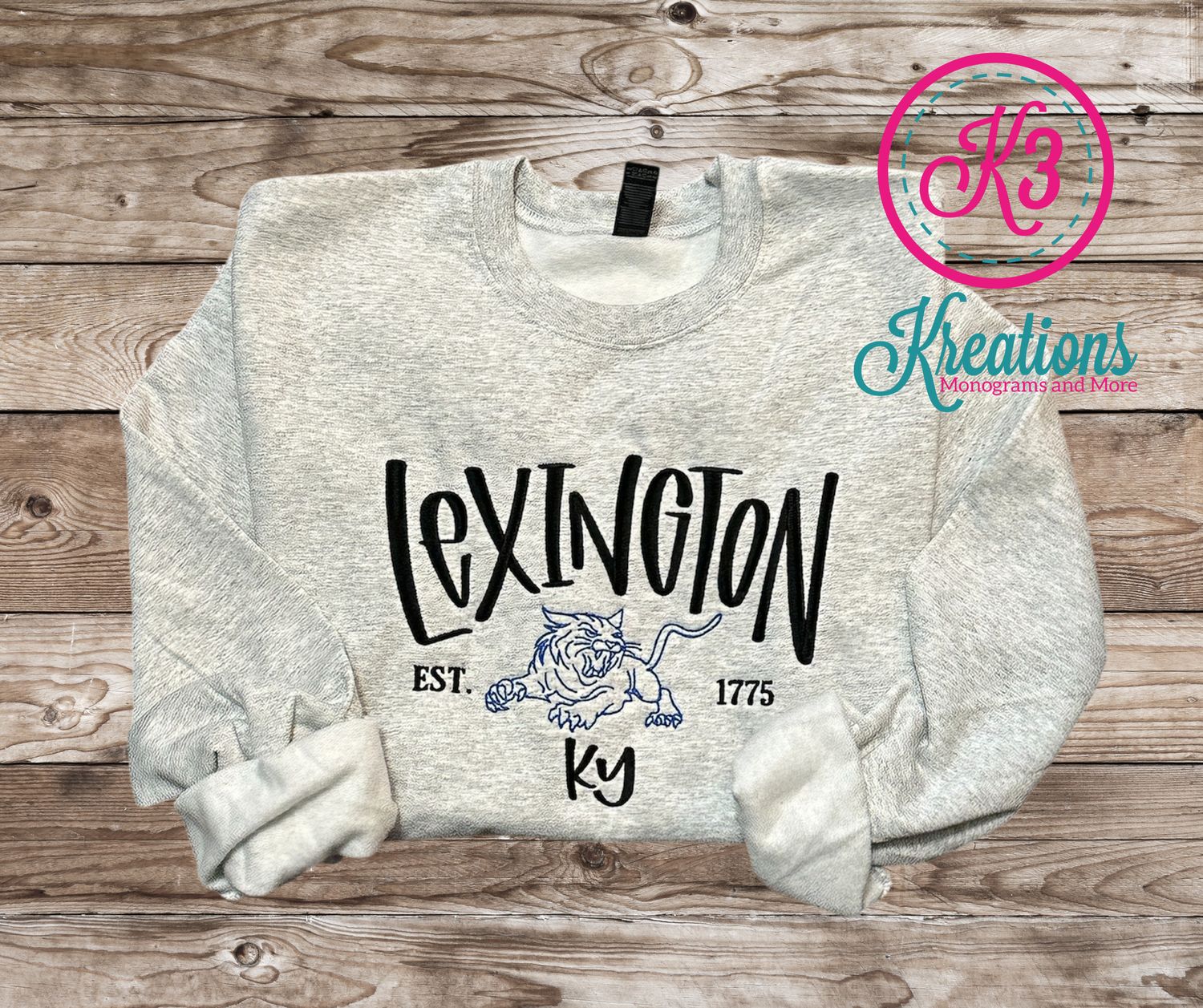 Adult Embroidered Lexington KY Gildan Crewneck Sweatshirt