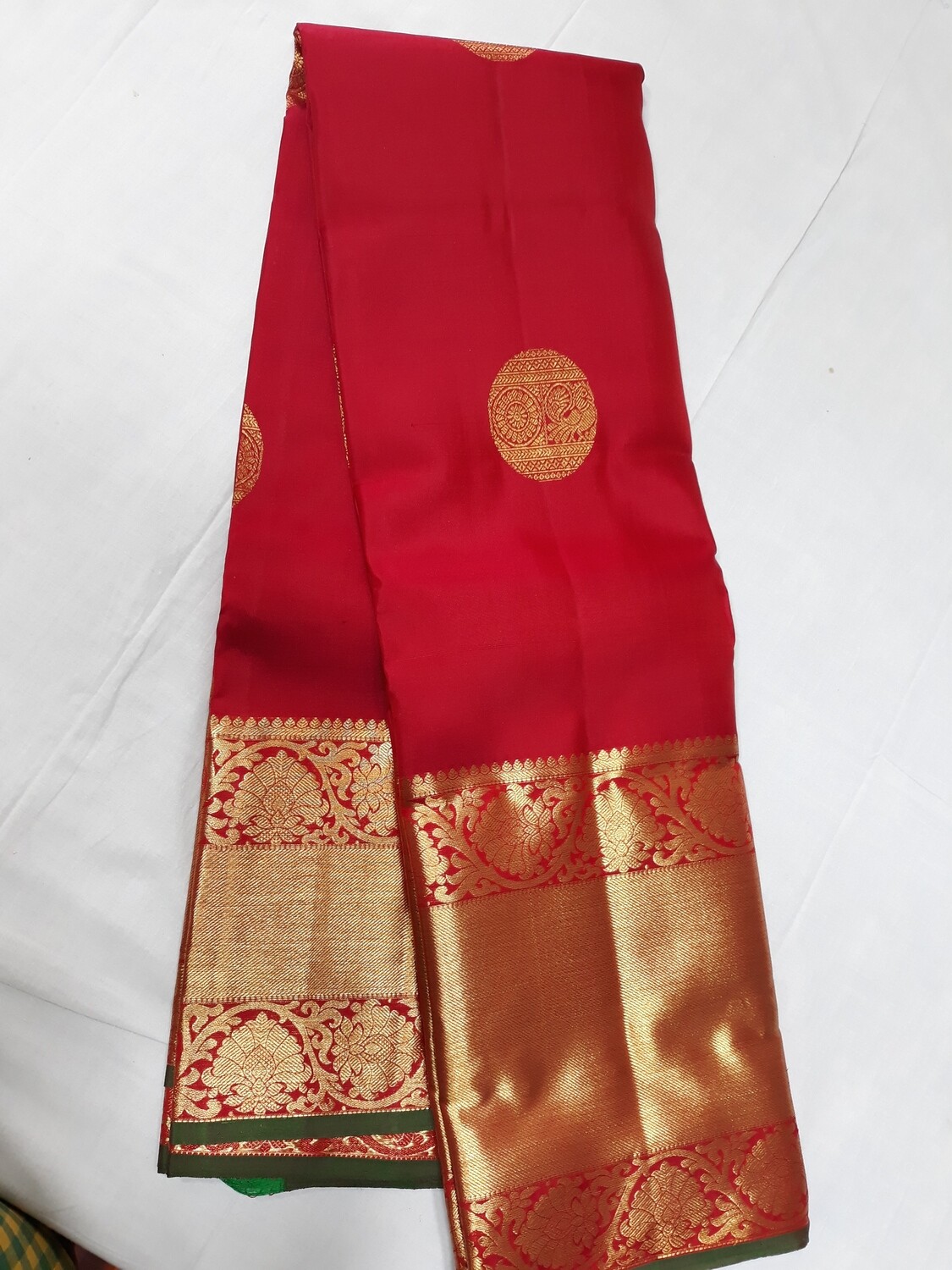 maroon red butta style kachipuram silk saree
