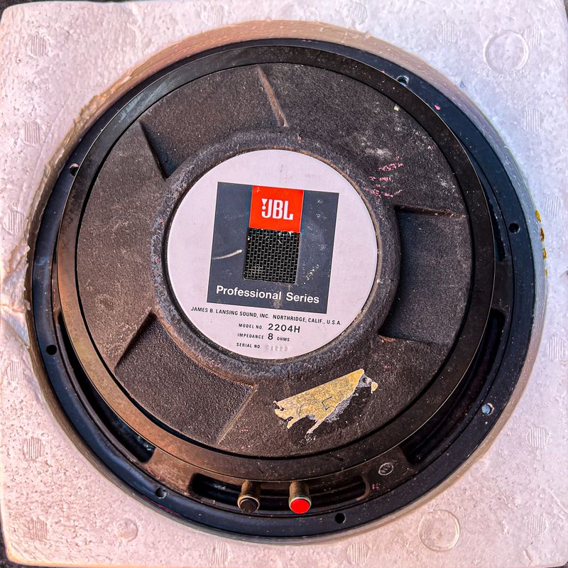 JBL 2204H