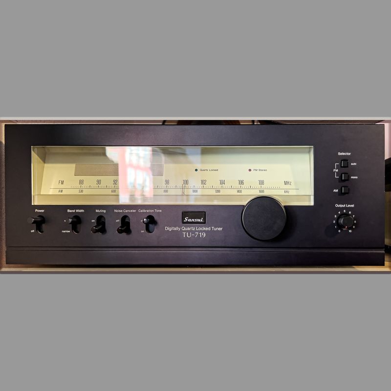 SANSUI TU719