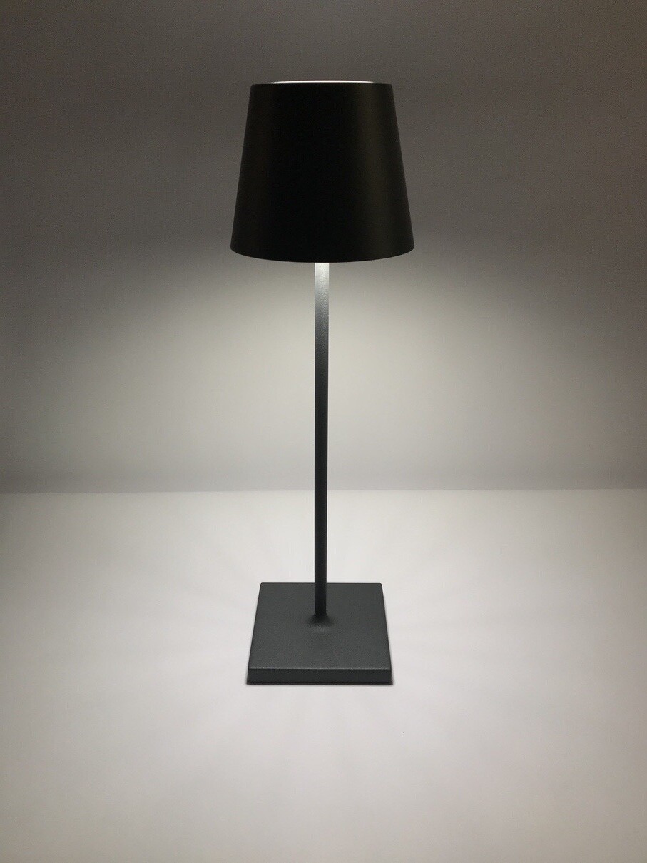 Zafferano Poldina Pro – LED-Tischlampe Dark Grey, kabellos & dimmbar