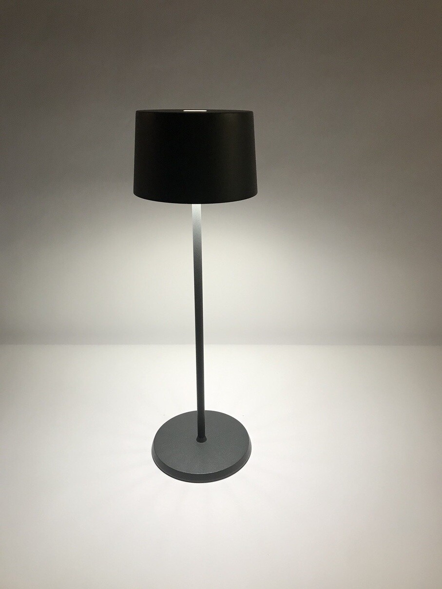 Zafferano Olivia – kabellose LED-Tischleuchte Dark Grey mit Akku, Touch-Dimmer & IP65