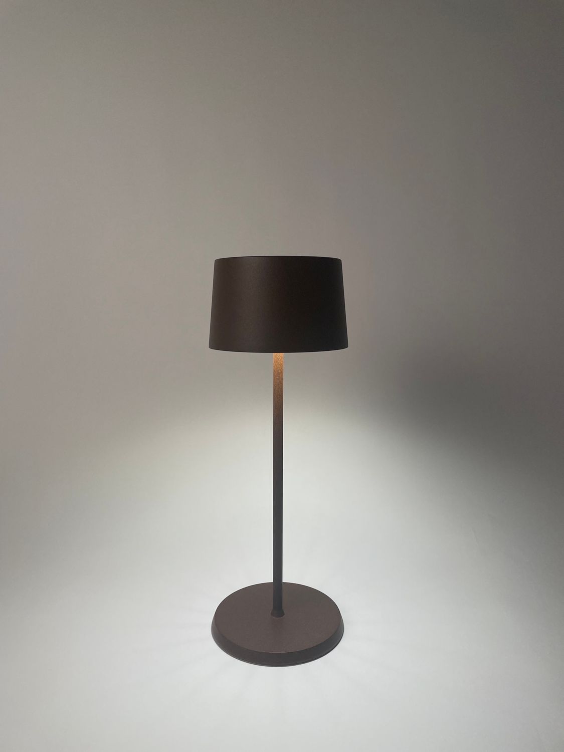 Zafferano Olivia LED Tischleuchte – Rust – Akku & Touch-Dimmer