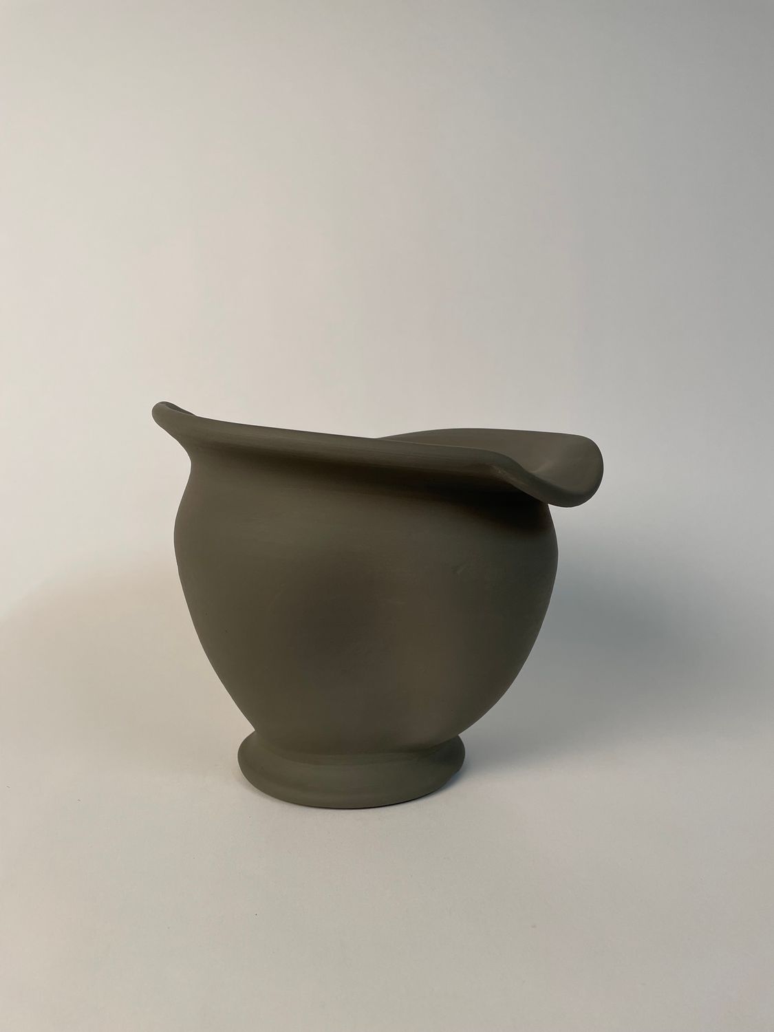 OvOdem Skulpturvase – Handgefertigte Design-Vase aus Keramik