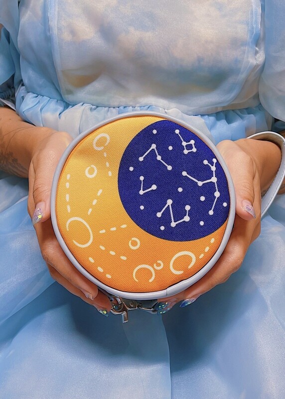 Moon Pouch