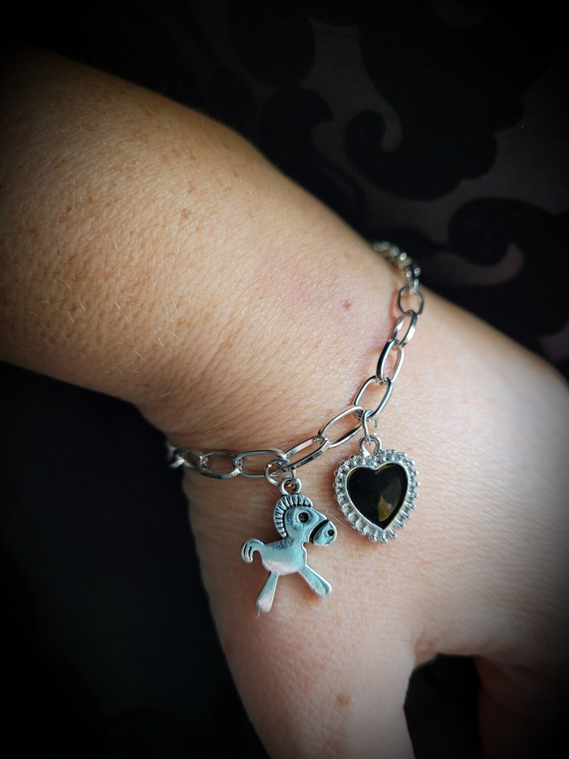 Bracelet avec breloque