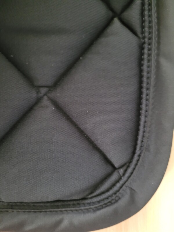 Ensemble dressage poney (tapis & bonnet) HKM