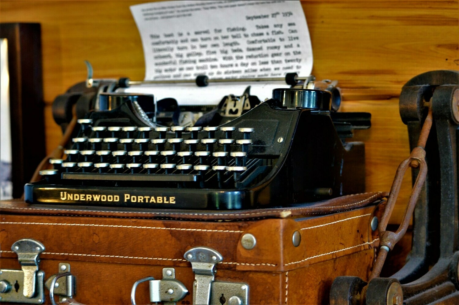 Hemingway's Typewriter - Metal Print 10x8