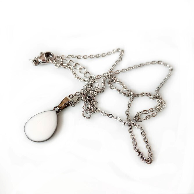 Necklace with breast milk drop pendant
