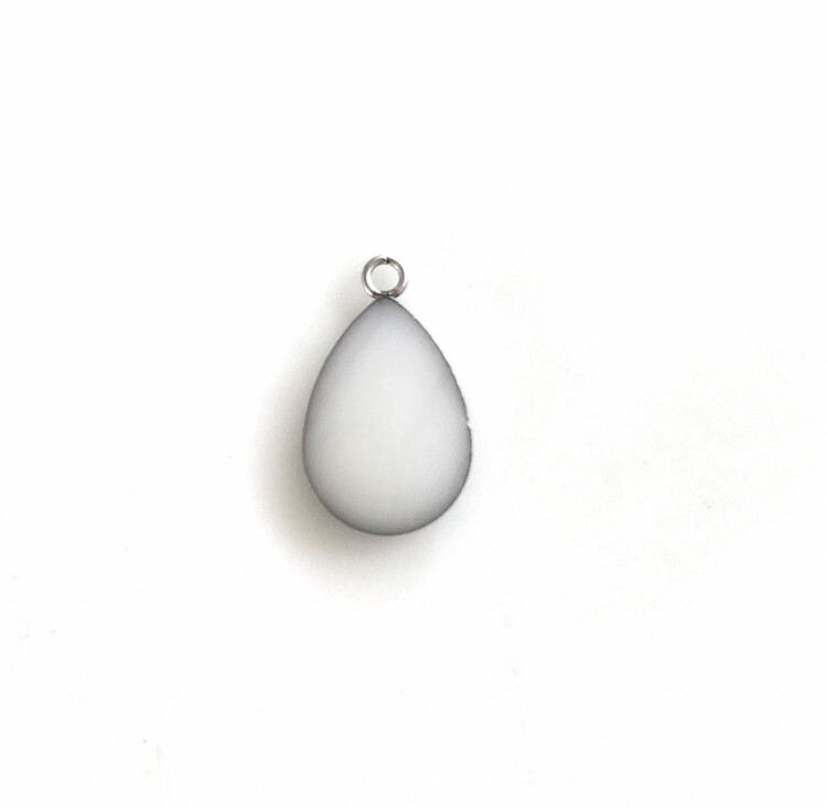Drop pendant earrings