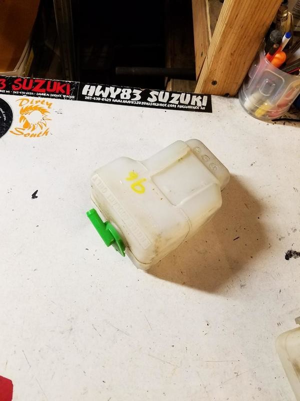 16v Coolant tank