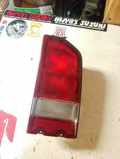 Tail Light RIGHT (Geo Tracker)