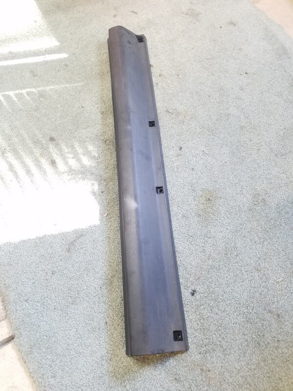 Rocker Trim Cover (Center)