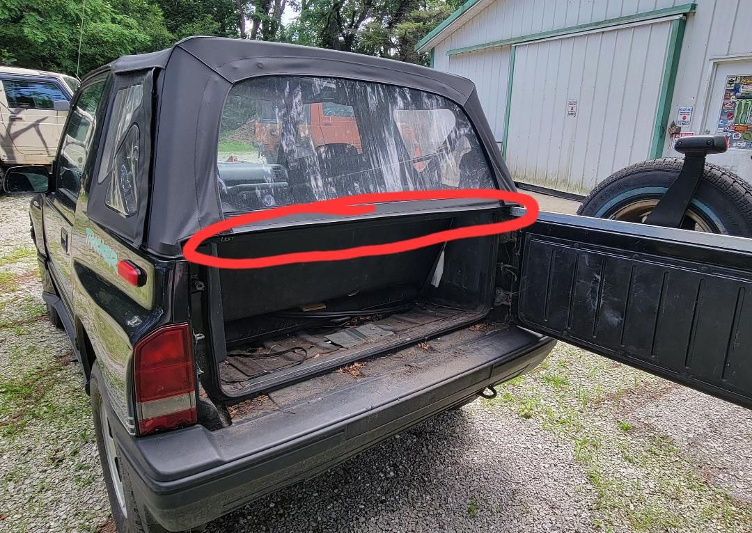 NEW Rear Window Retainer Bar SEAL 1995-98